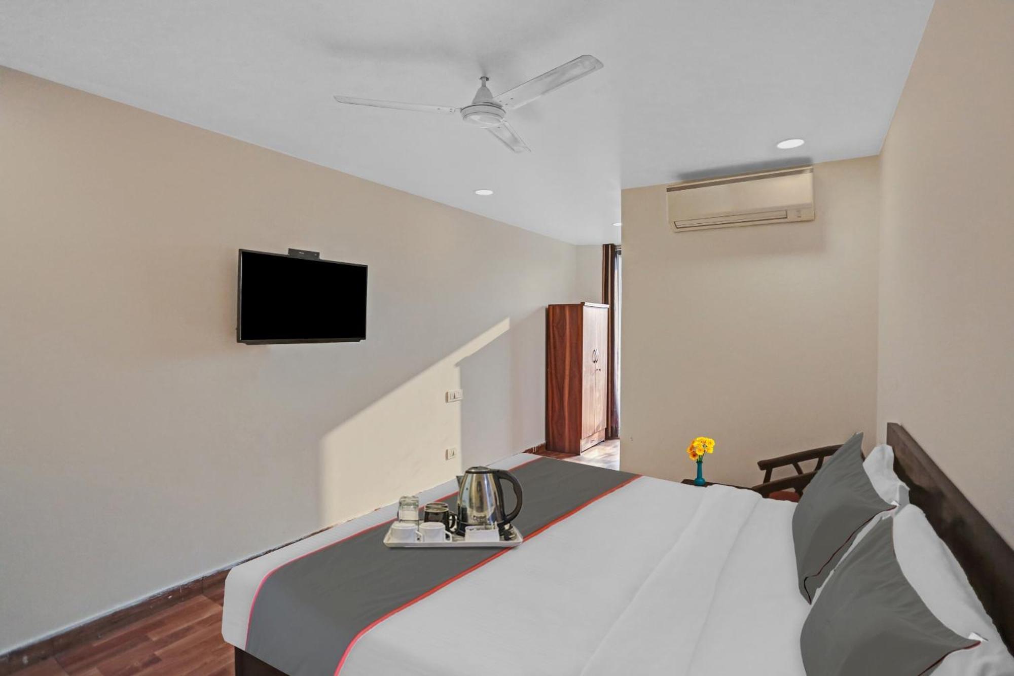Hotel O The Grand Palm 구르가온 외부 사진