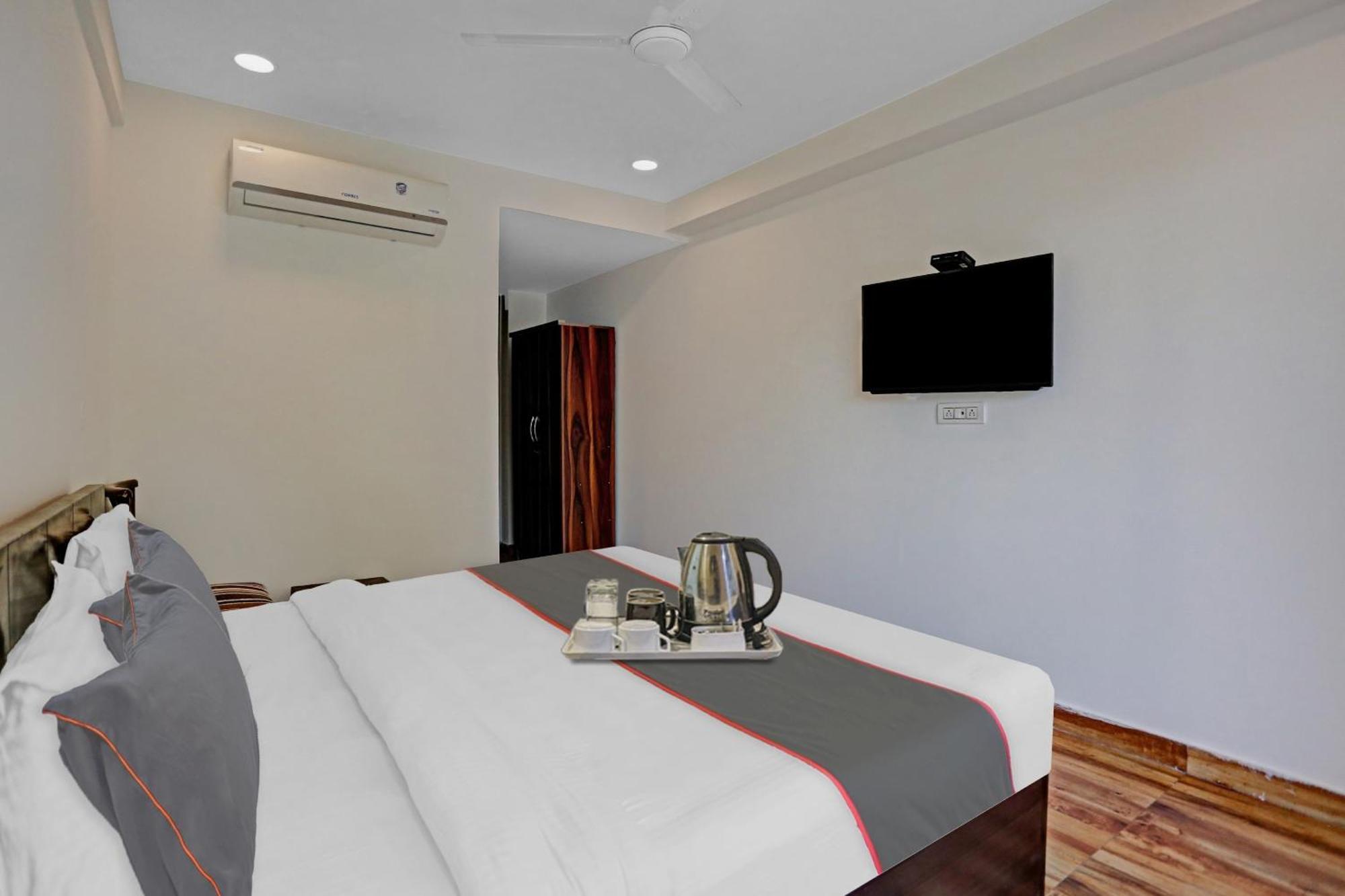 Hotel O The Grand Palm 구르가온 외부 사진