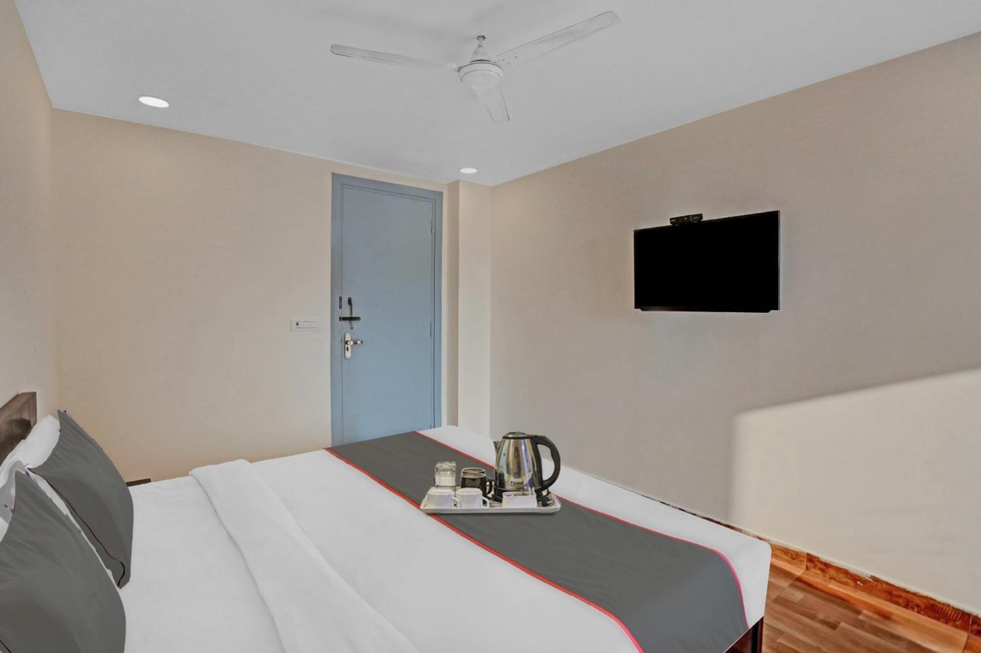 Hotel O The Grand Palm 구르가온 외부 사진